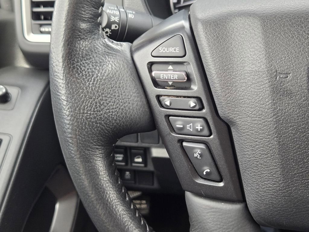 Used 2024 Nissan Frontier SL image 24