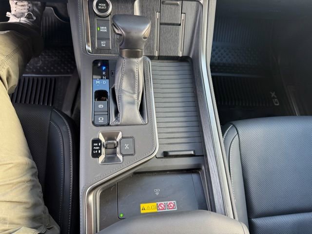 Used 2024 Lexus GX 550 w/ Accessory Package (Z1) image 24