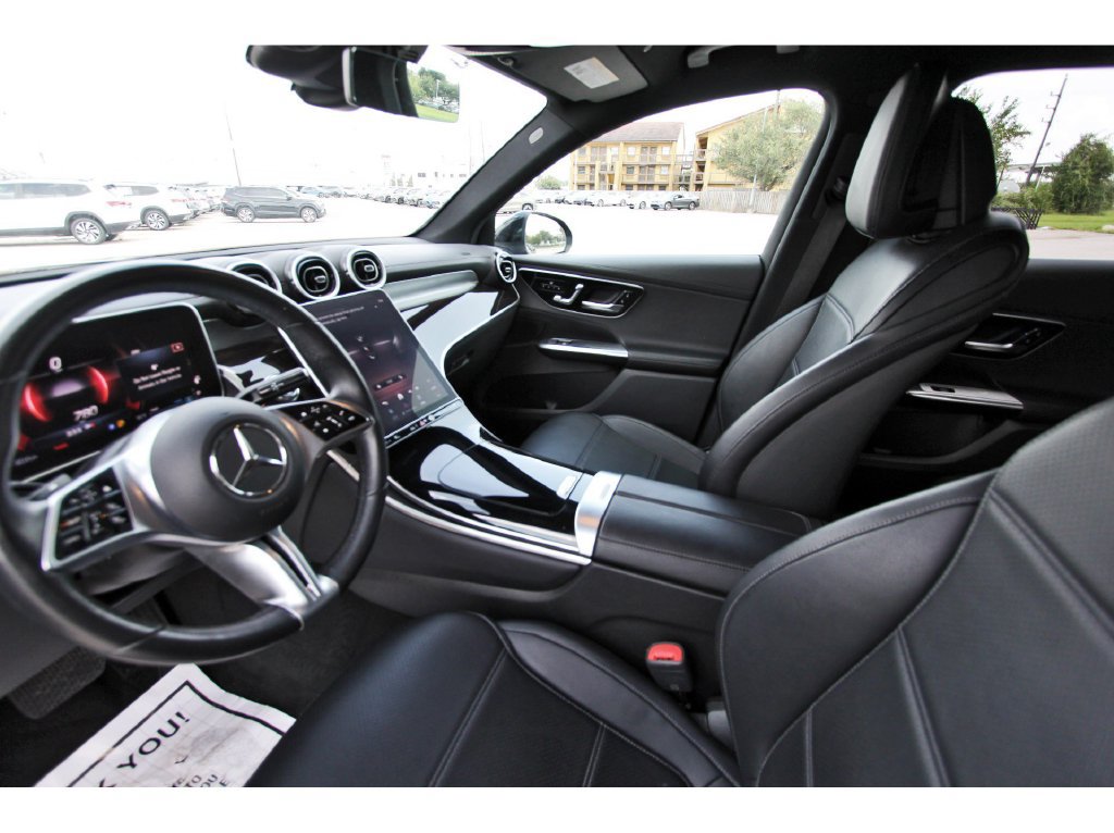 Used 2024 Mercedes-Benz GLC 300 4MATIC image 31
