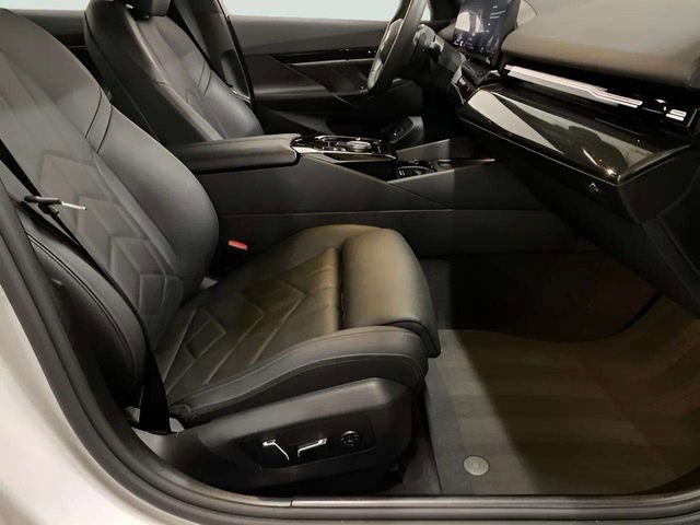 Used 2025 BMW 530i image 34