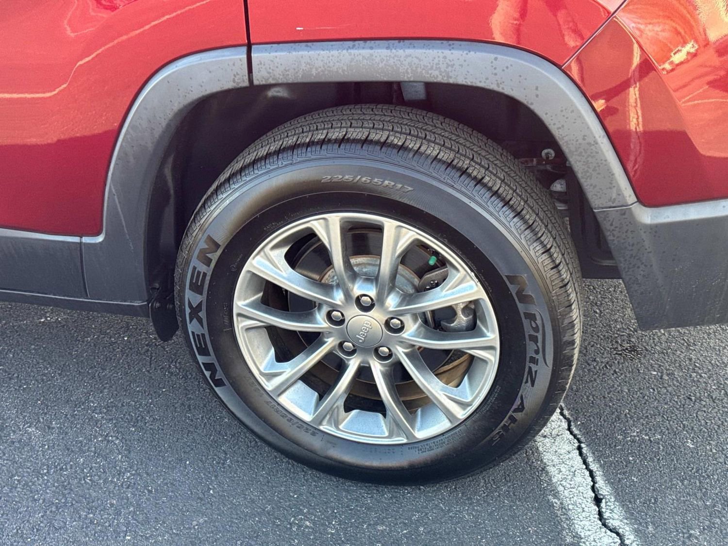 Used 2019 Jeep Cherokee Latitude Plus image 11