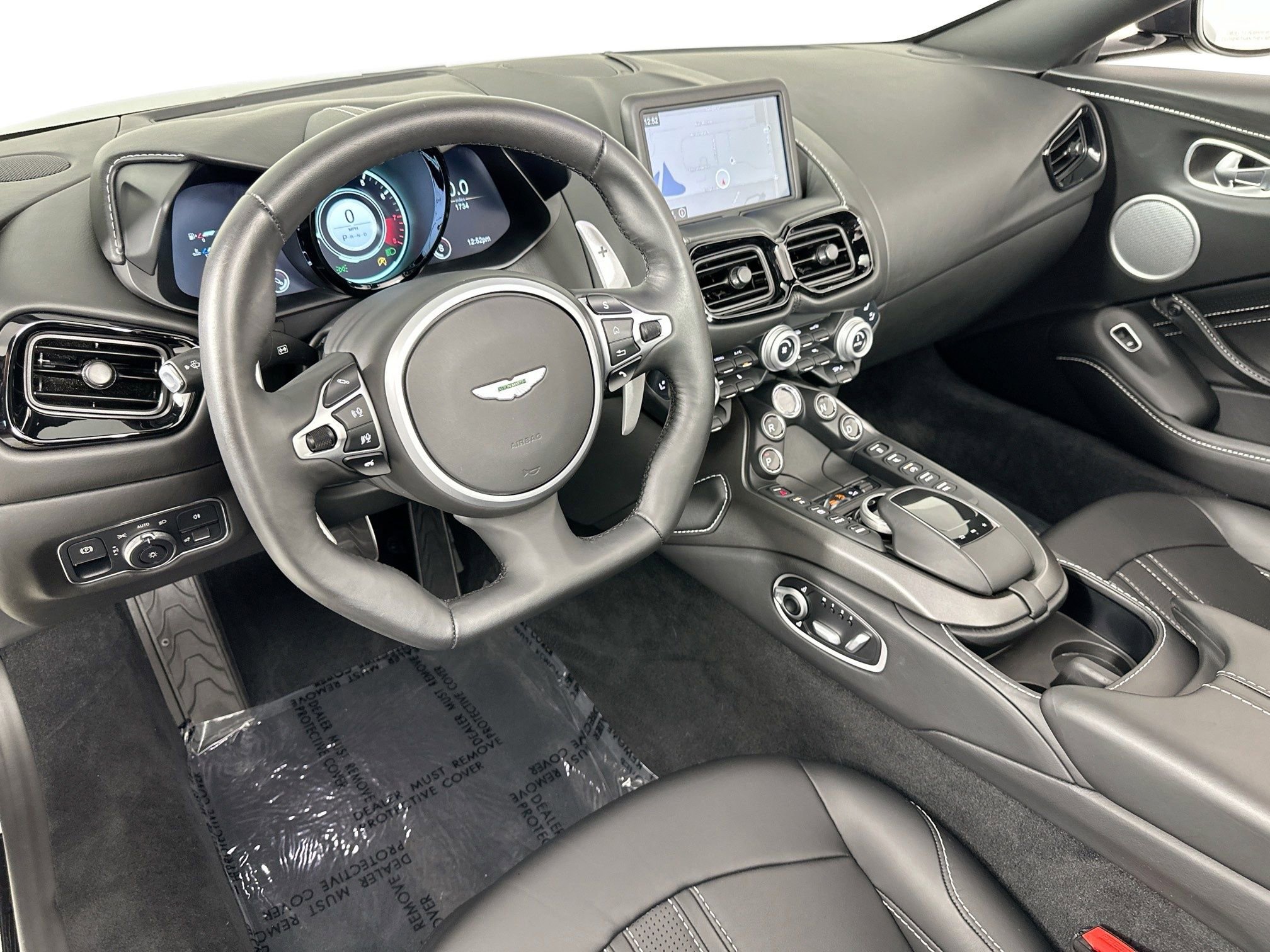 Used 2021 Aston Martin V8 Vantage Roadster RWD image 3