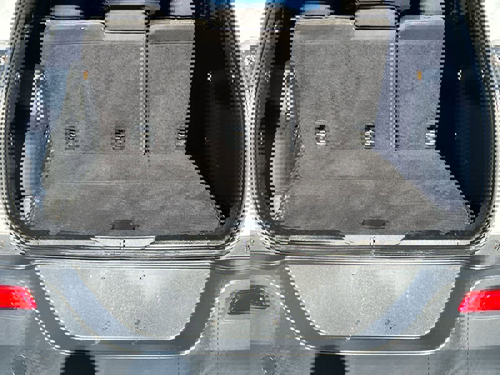 Used 2016 Jeep Cherokee Latitude w/ Cold Weather Group image 33