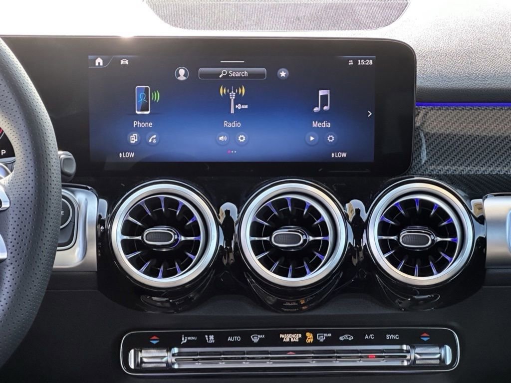 New 2025 Mercedes-Benz GLB 35 AMG 4MATIC image 24