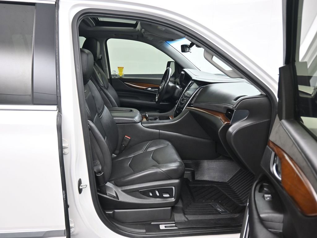 Used 2019 Cadillac Escalade ESV Premium Luxury AWD/4WD image 57
