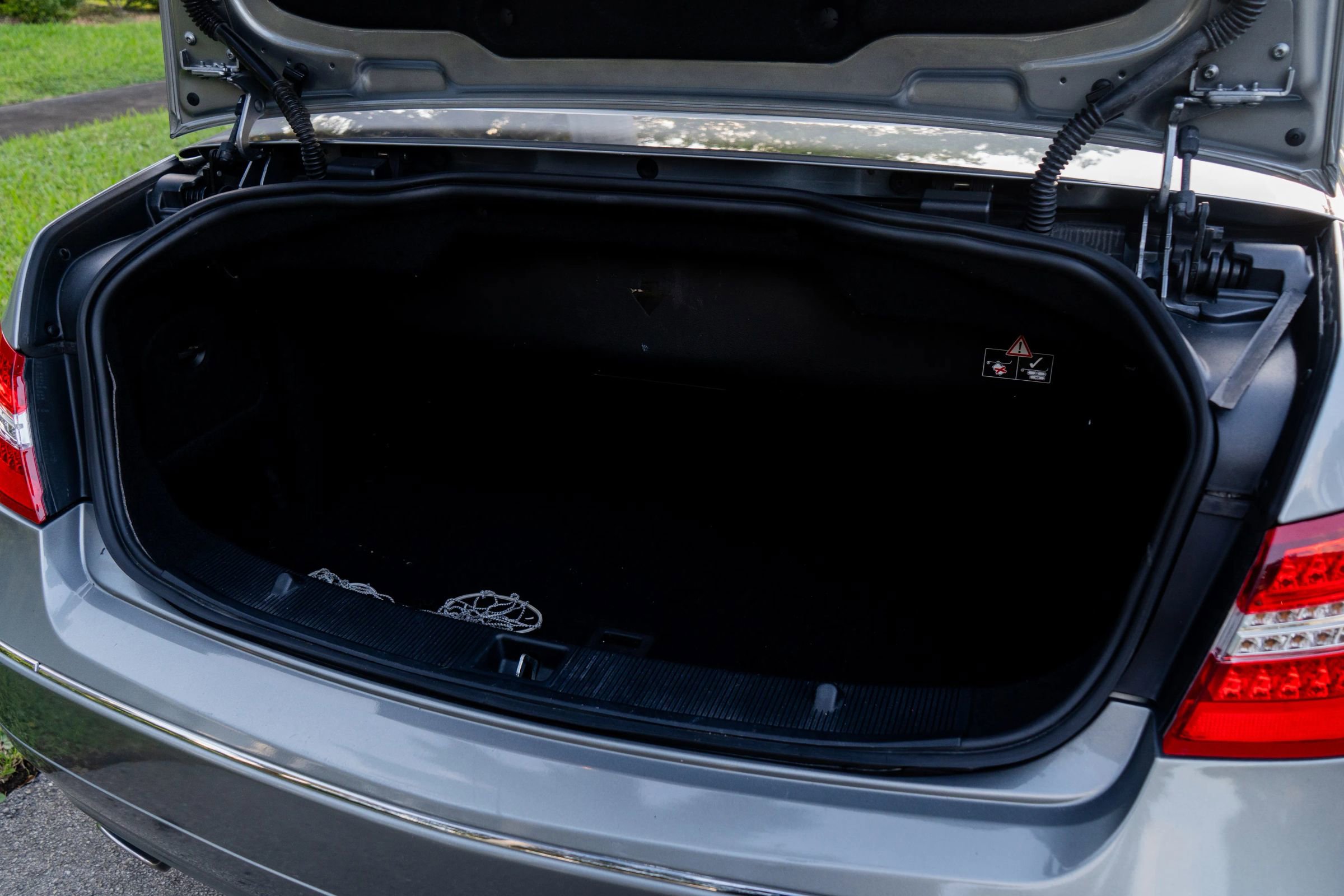 Used 2011 Mercedes-Benz E 350 Cabriolet w/ Premium 2 Pkg image 71