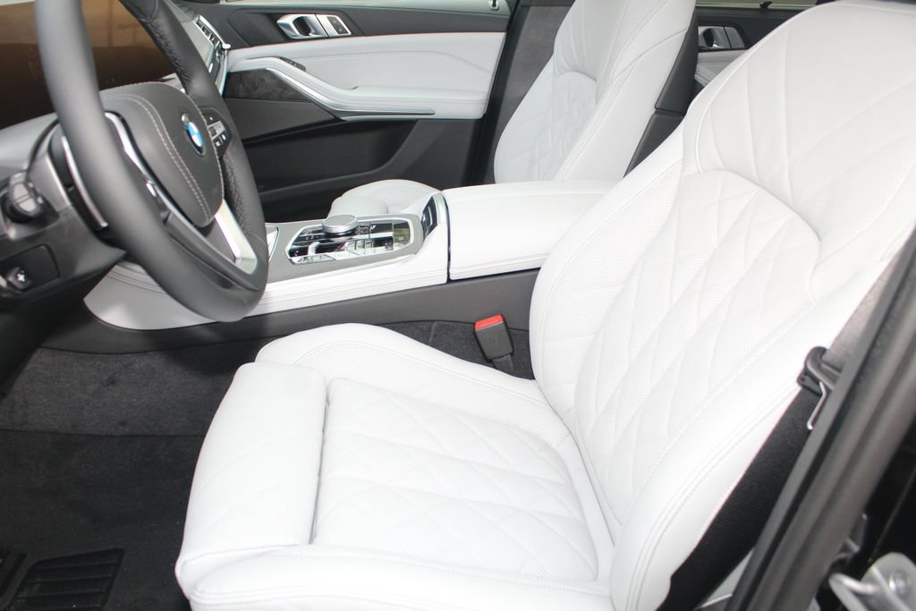 Used 2026 BMW X5 xDrive50e AWD/4WD image 19