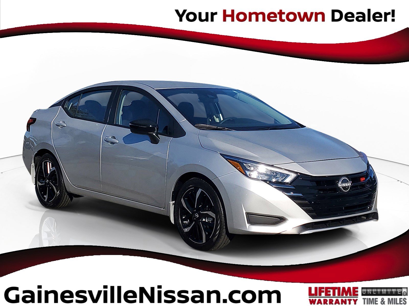 New 2025 Nissan Versa SR w/ Trunk Package