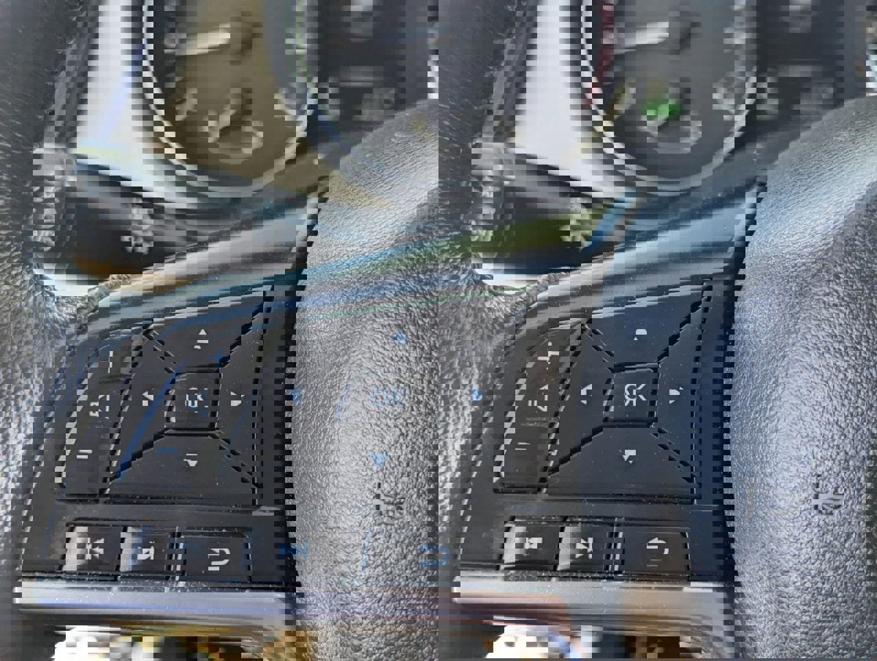 Used 2017 Nissan Rogue SV image 32