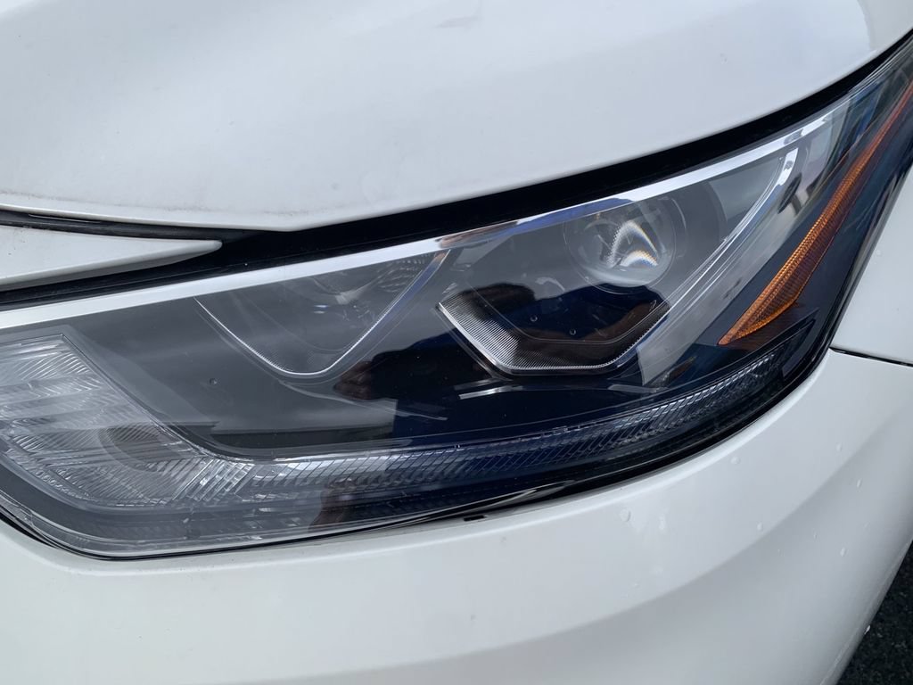 Used 2020 Toyota Highlander XLE AWD/4WD image 8