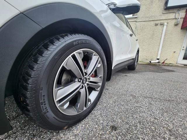 Used 2015 Hyundai Santa Fe Limited w/ Option Group 04 AWD/4WD image 27