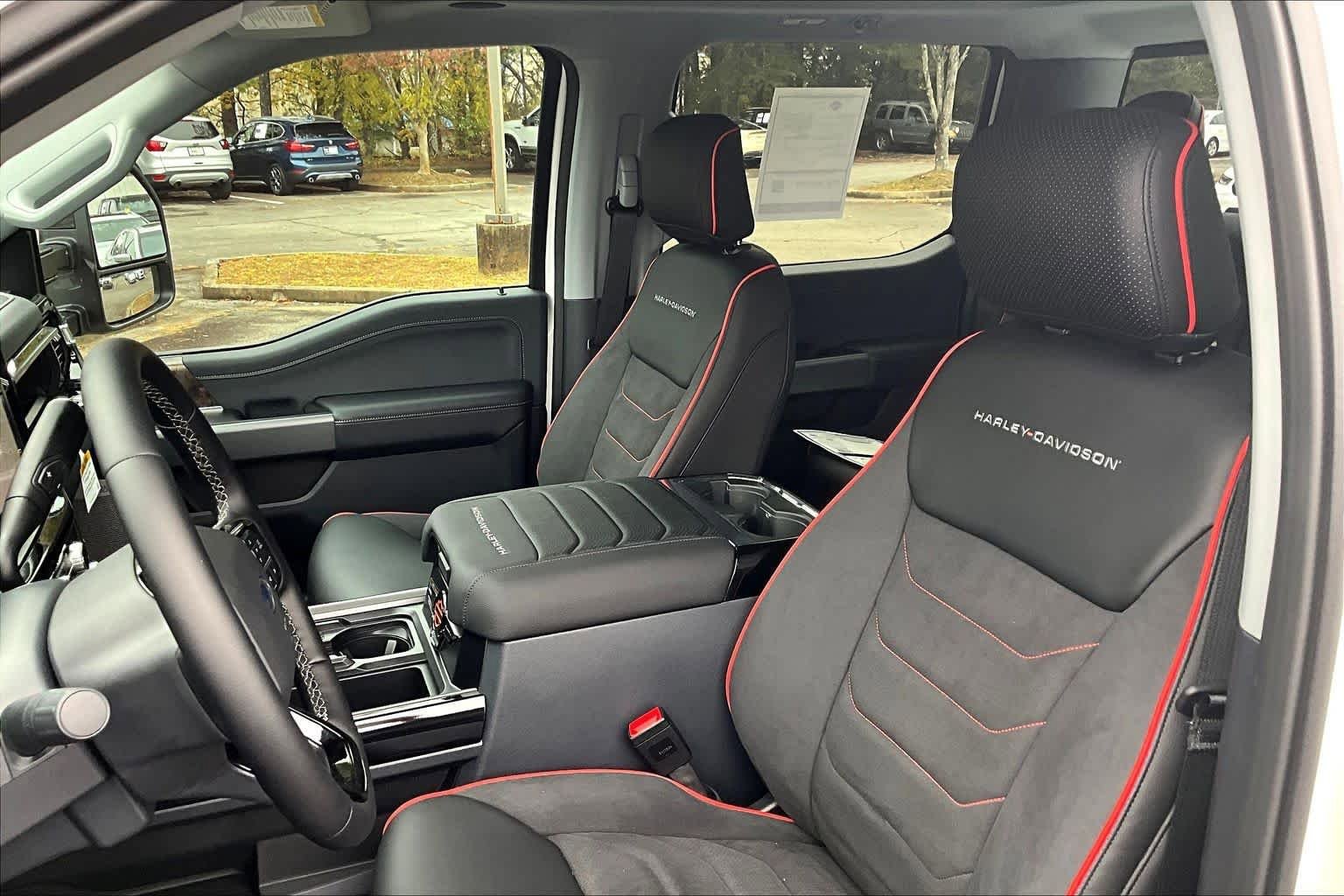 New 2026 Ford F250 Lariat w/ Black Appearance Package image 9
