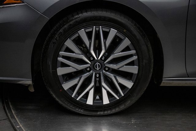 Used 2024 Nissan Altima 2.5 SV image 8