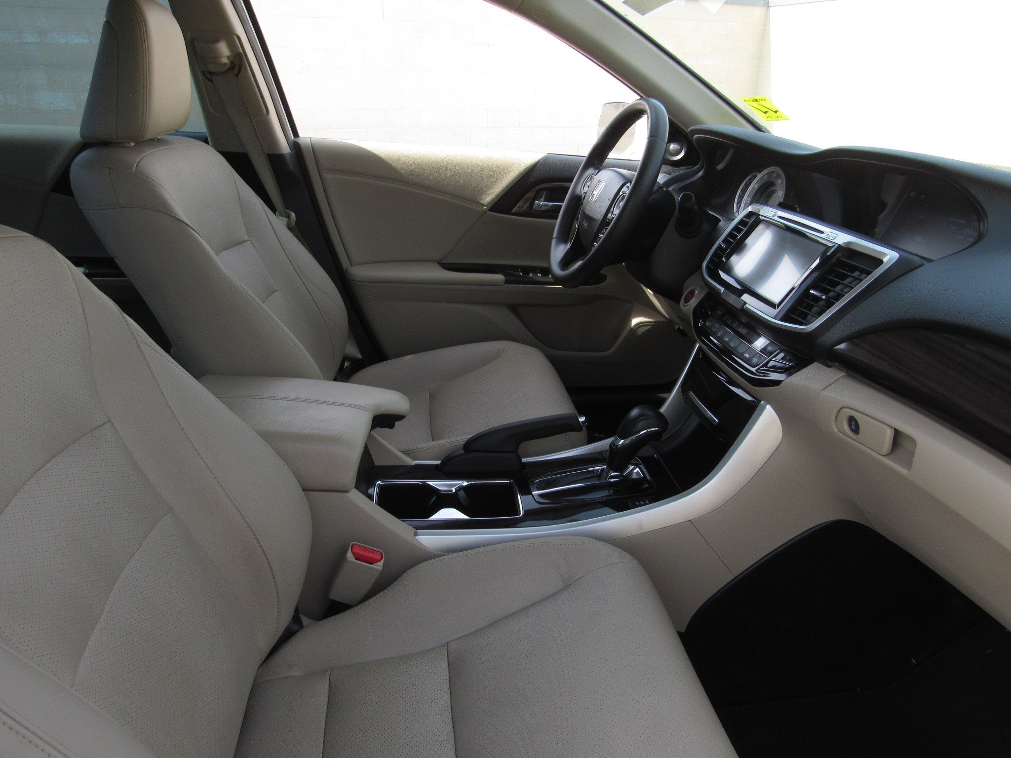 Certified 2017 Honda Accord EX-L image 9