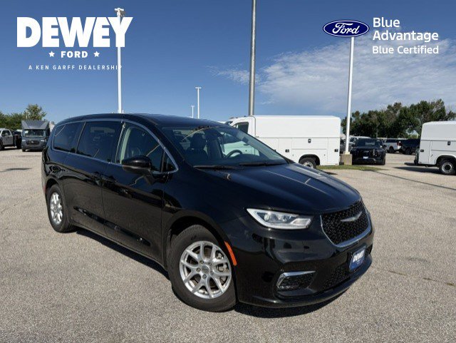 Used 2023 Chrysler Pacifica Touring-L