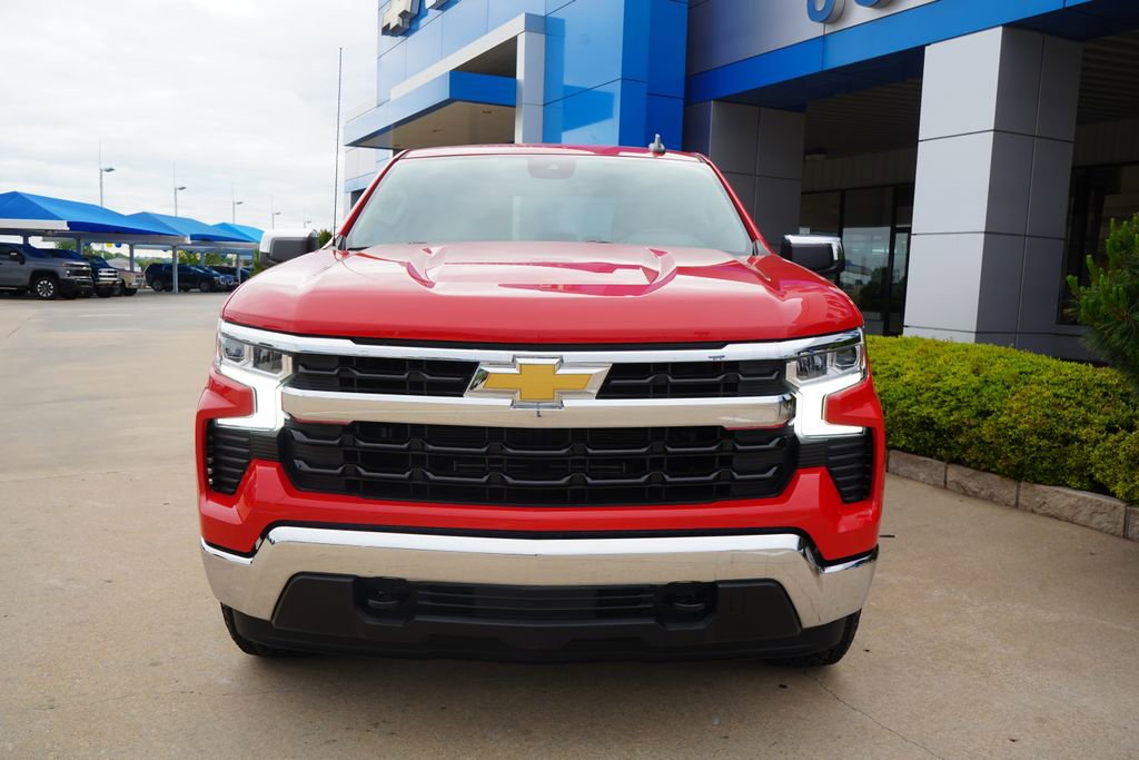 Used 2023 Chevrolet Silverado 1500 LT AWD/4WD image 3