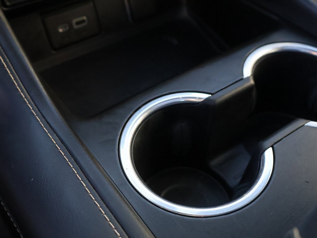 Used 2022 GMC Yukon SLT w/ SLT Premium Package image 39