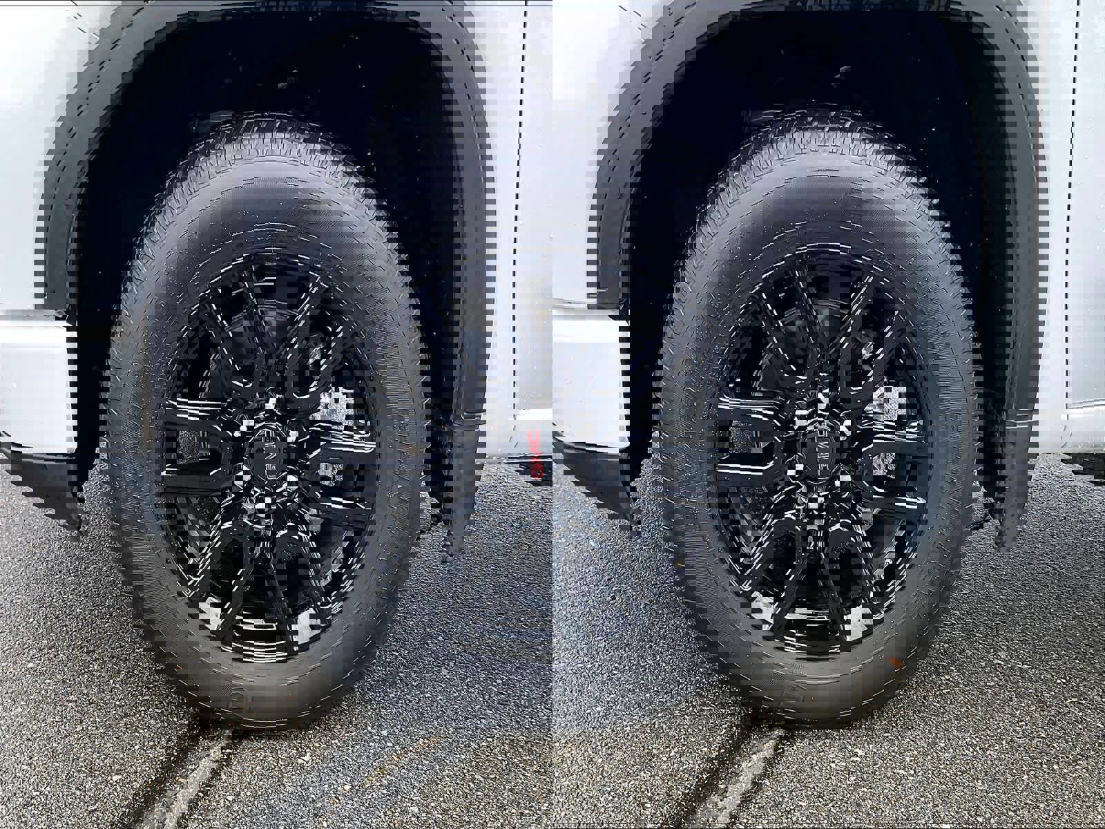 Used 2023 GMC Sierra 1500 Elevation w/ Preferred Package image 11