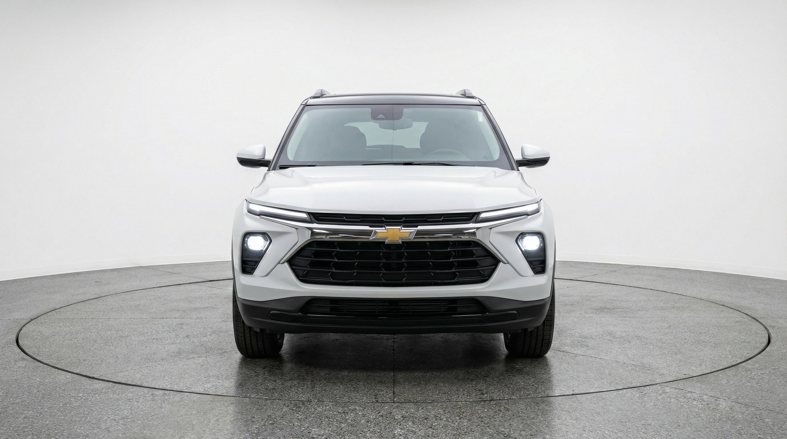 Used 2025 Chevrolet TrailBlazer LT image 2