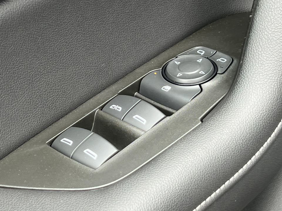 Used 2023 Chevrolet Blazer LT w/ LPO, Floor Liner Package AWD/4WD image 13