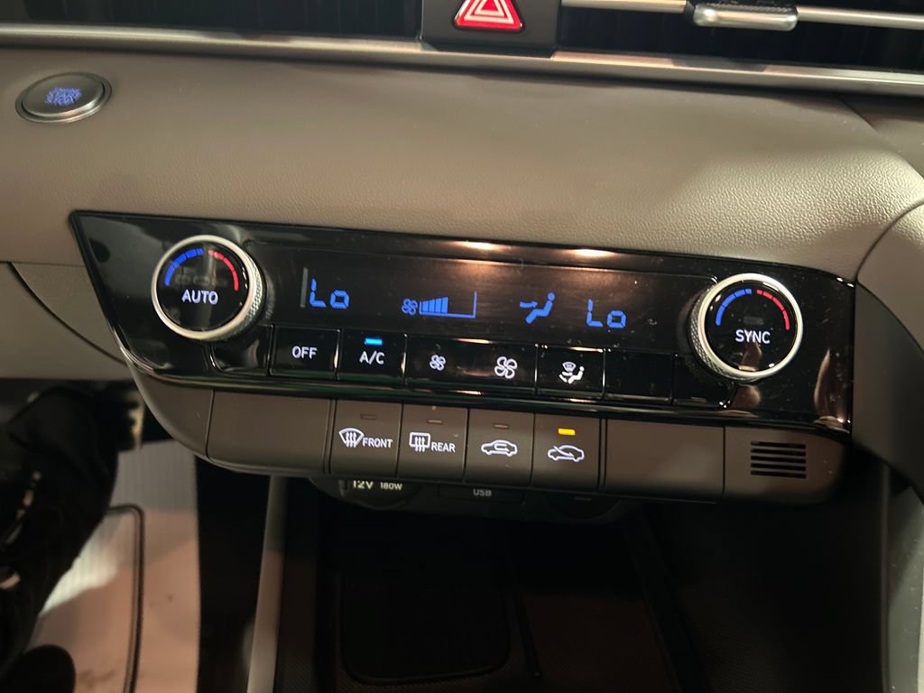 Used 2025 Hyundai Elantra Sport FWD image 17