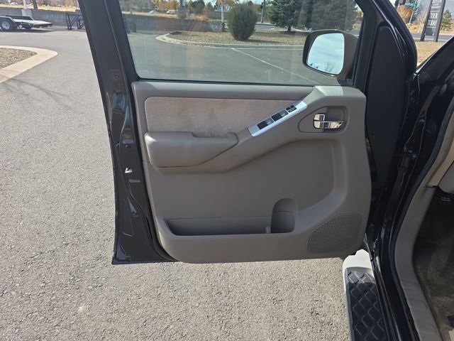 Used 2011 Nissan Pathfinder SV image 13