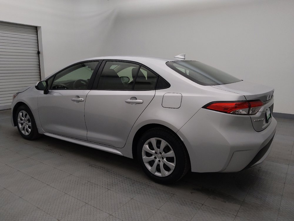 Used 2021 Toyota Corolla LE image 3