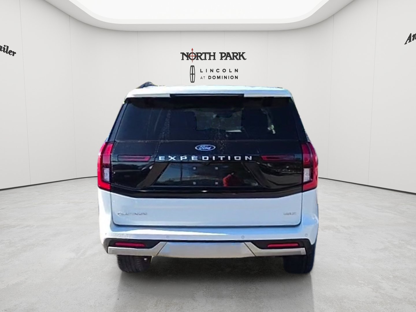 Used 2026 Ford Expedition Max Platinum w/ Driver's Package AWD/4WD image 4