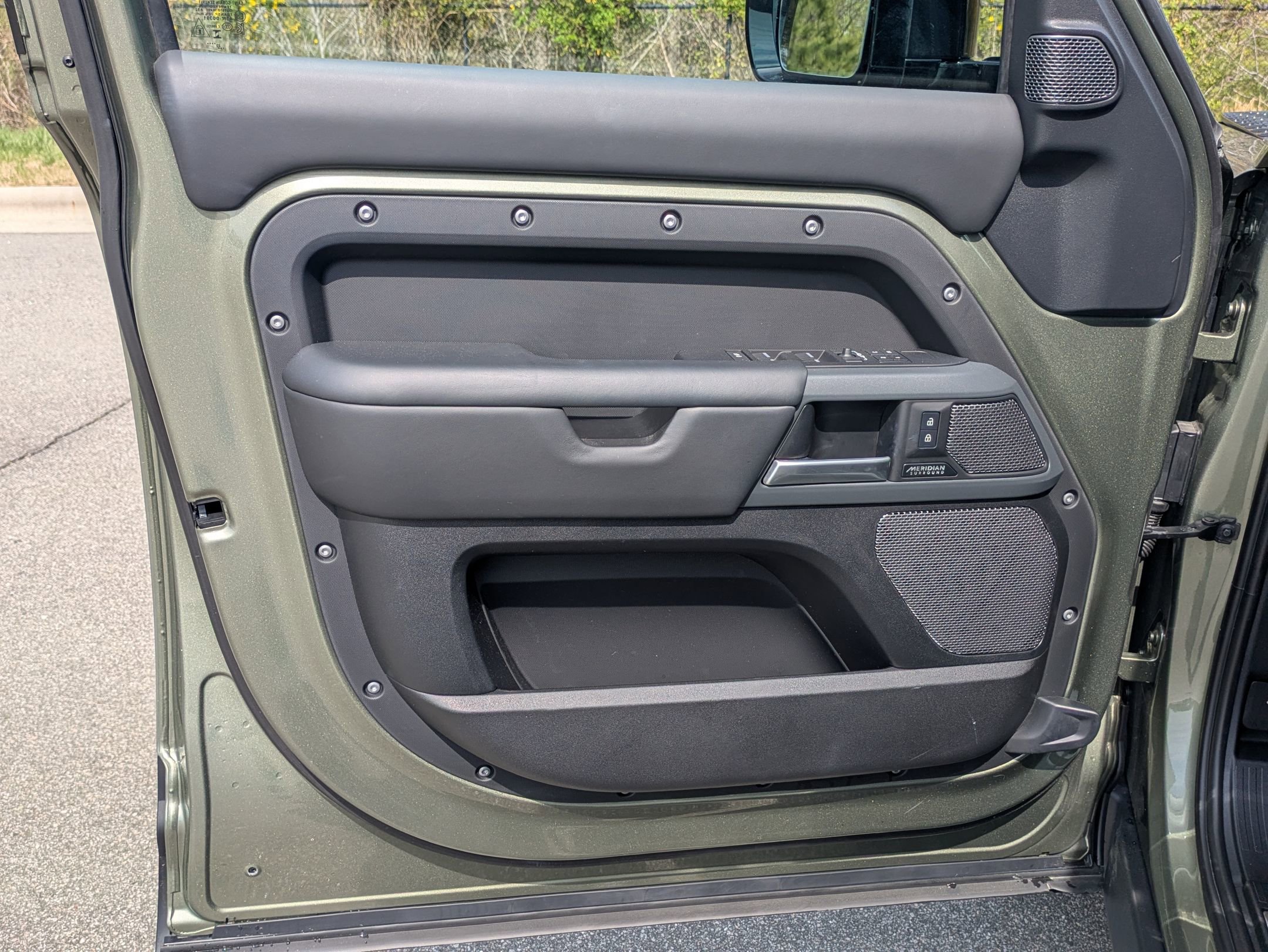 Certified 2024 Land Rover Defender 110 X-Dynamic SE image 21