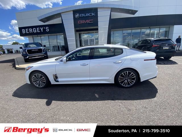Used 2018 Kia Stinger Premium AWD/4WD image 2
