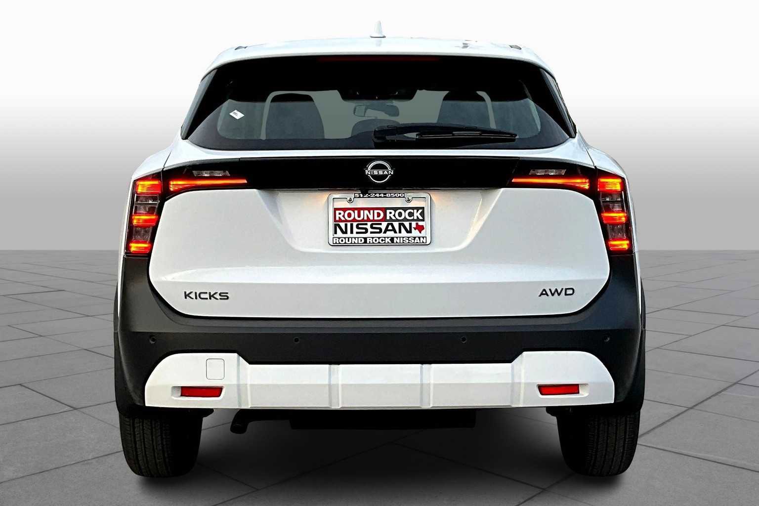 New 2025 Nissan Kicks S image 4