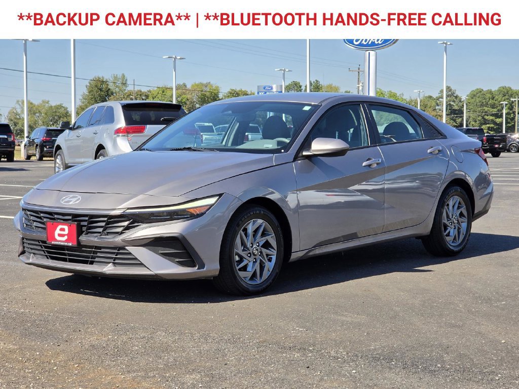 Used 2024 Hyundai Elantra SEL FWD image 3