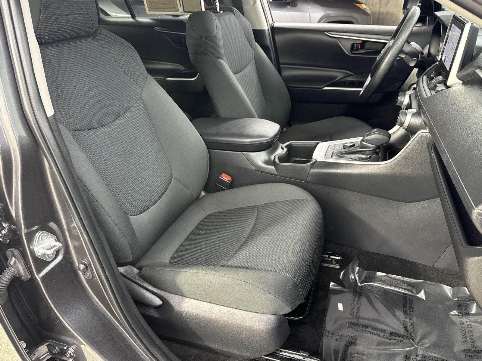 Used 2024 Toyota RAV4 LE AWD/4WD image 39