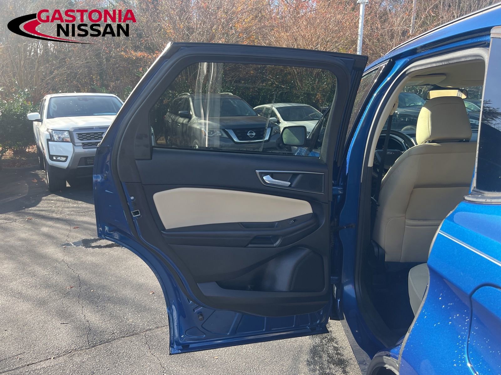 Used 2022 Ford Edge SE image 34