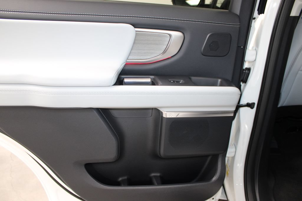 New 2027 Ford Expedition Platinum RWD image 21