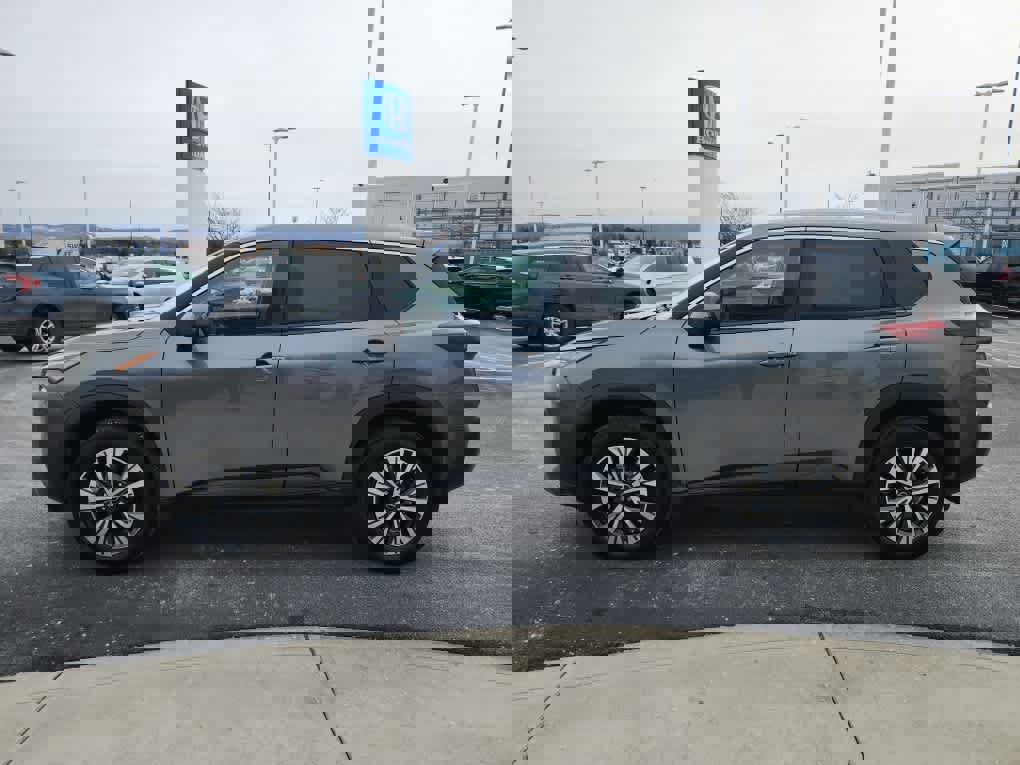 Used 2023 Nissan Rogue SV w/ SV Premium Package image 5