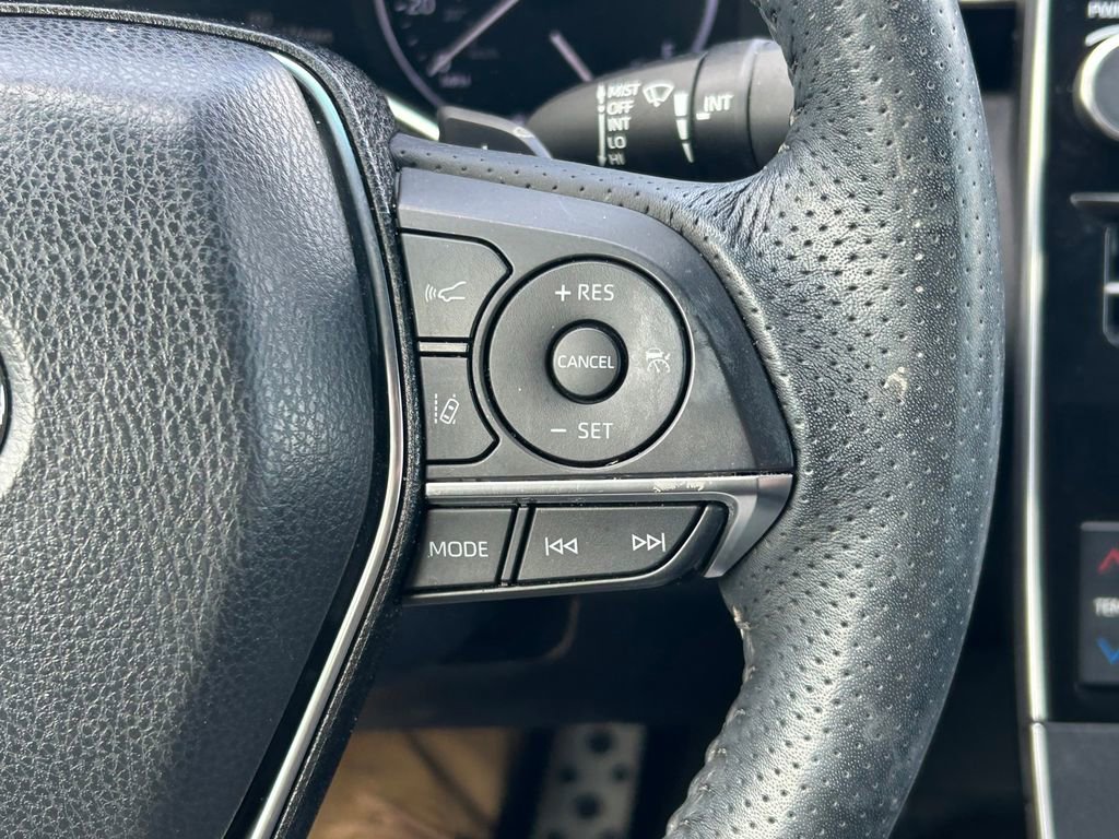 Used 2019 Toyota Avalon XSE image 36