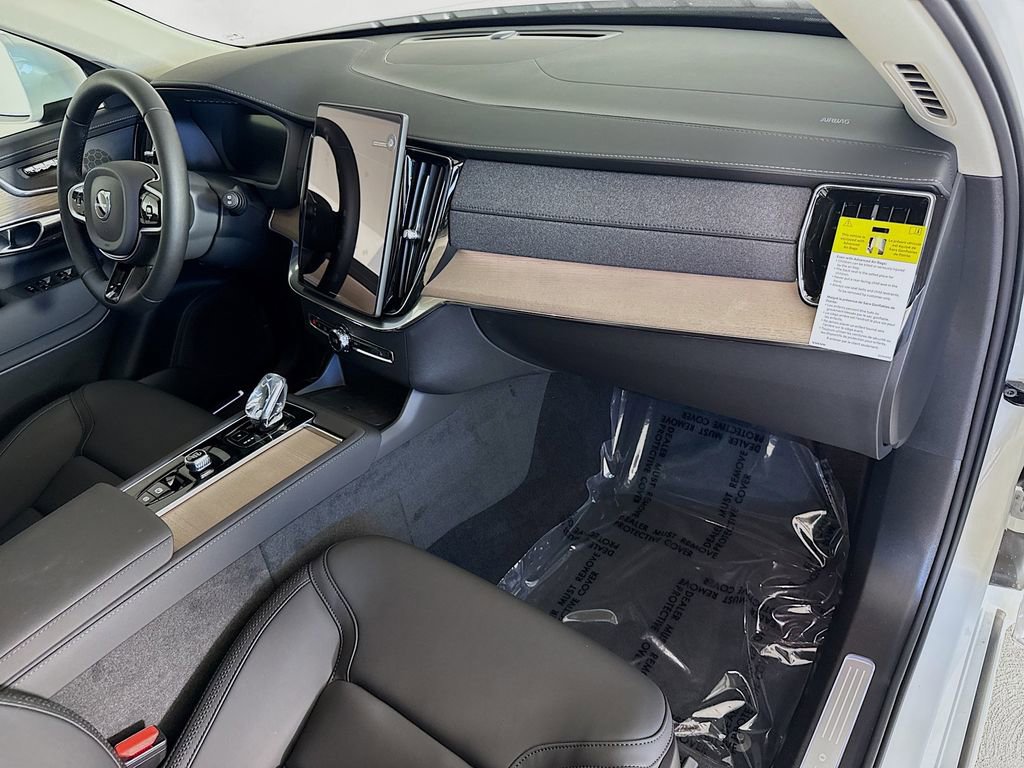 New 2026 Volvo XC90 B5 Core w/ Protection Package Premier image 31