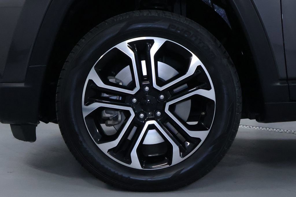 Used 2023 Jeep Compass Limited image 32