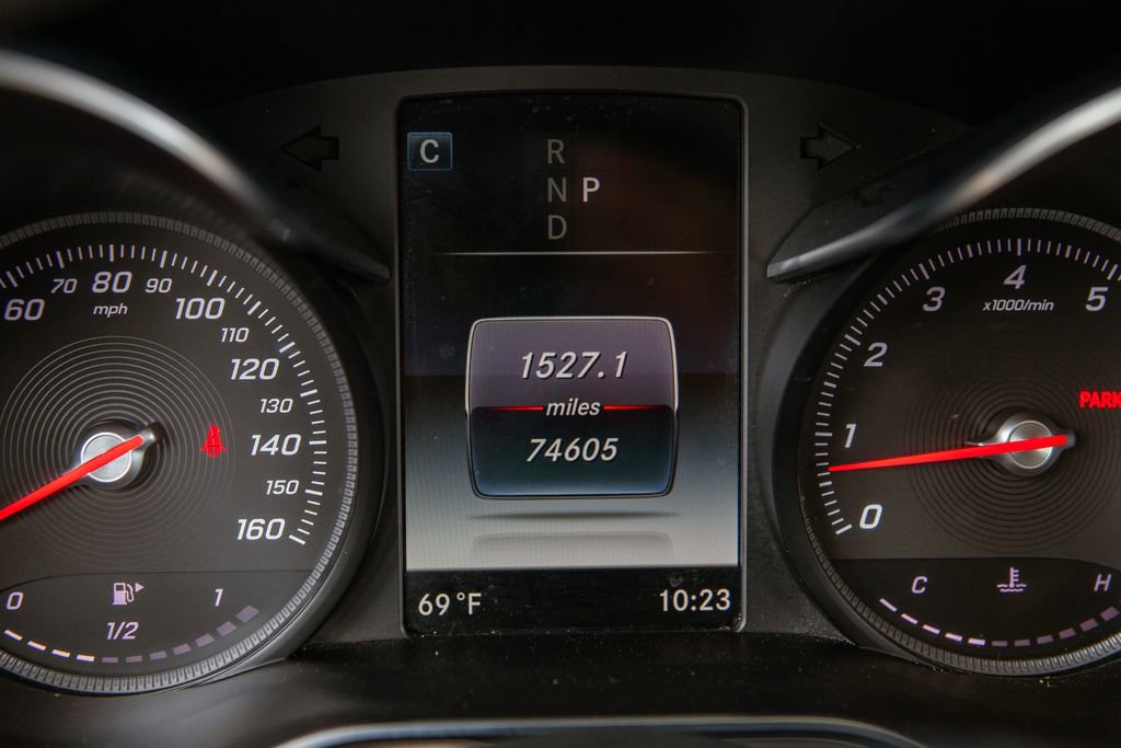 Used 2019 Mercedes-Benz GLC 300 4MATIC image 15