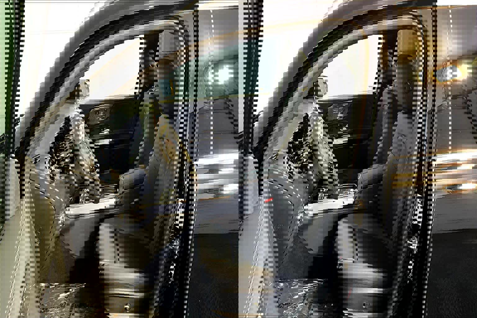 Used 2026 Mercedes-Benz GLB 250 4MATIC image 9