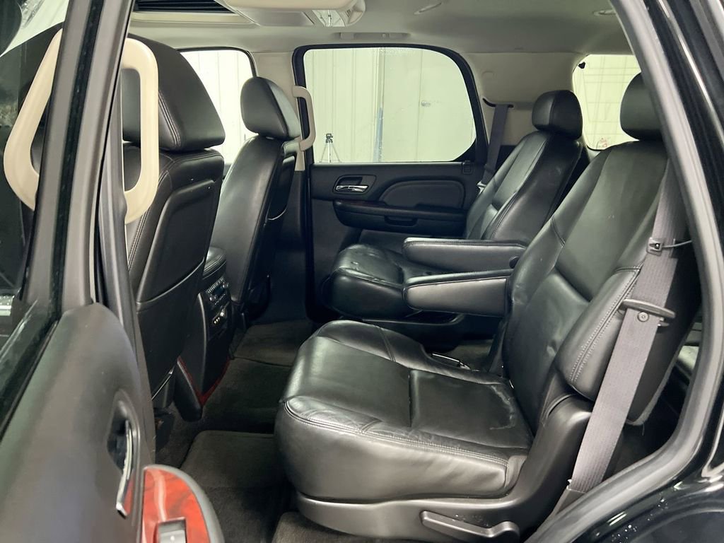 Used 2007 Cadillac Escalade AWD w/ Information Package image 23