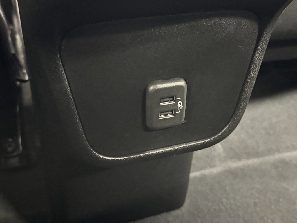 Used 2021 Chevrolet Equinox LS image 31