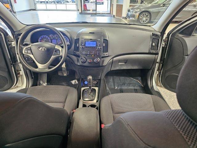 Used 2012 Hyundai Elantra w/ Preferred Pkg FWD image 9