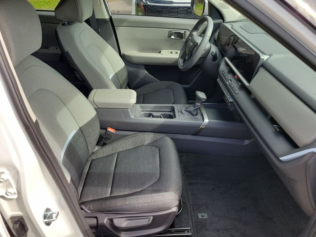 New 2027 Kia Seltos LX FWD image 7