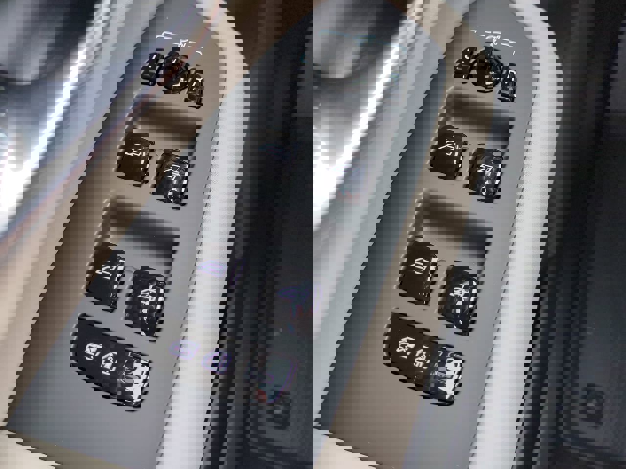 New 2026 Volvo XC90 B6 Plus w/ Protection Package Premier image 23