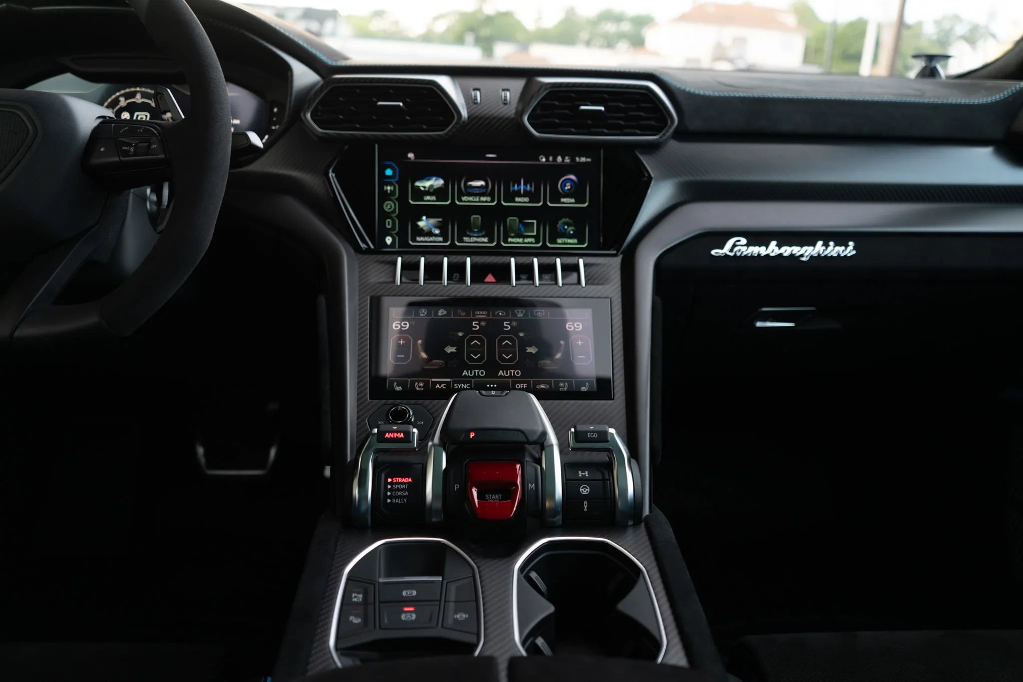 Used 2024 Lamborghini Urus Performante AWD/4WD image 61
