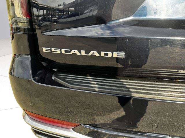 Used 2021 Cadillac Escalade Premium Luxury Platinum AWD/4WD image 18