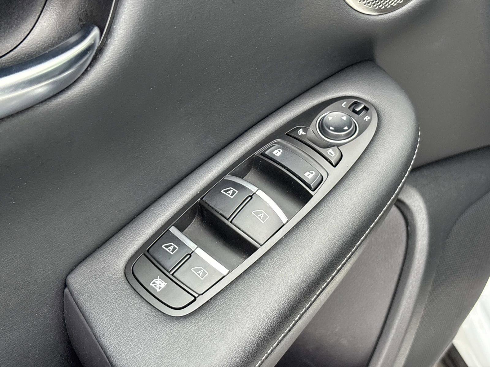 Used 2023 INFINITI QX50 Luxe AWD/4WD image 15
