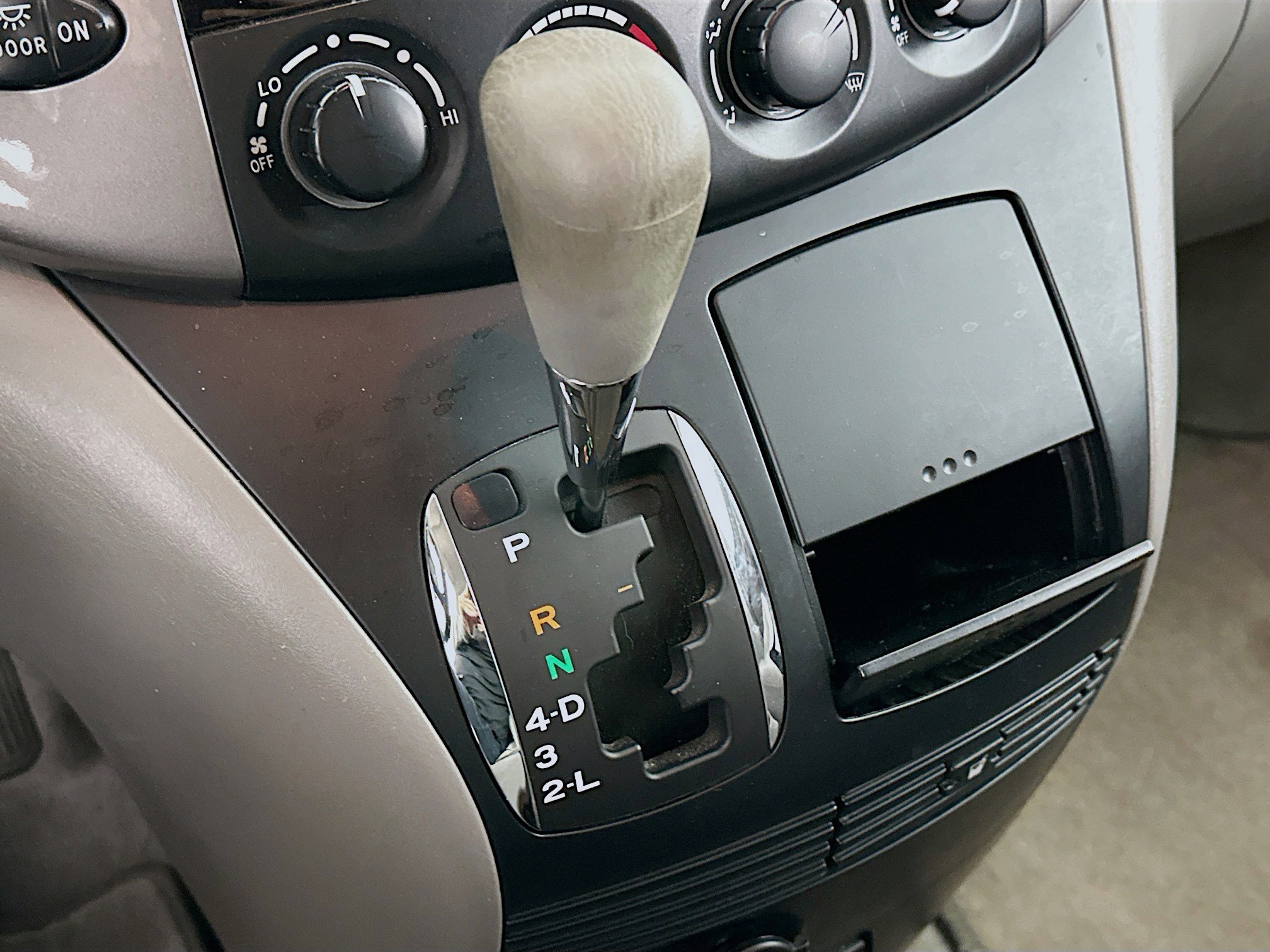 Used 2009 Toyota Sienna CE FWD image 23